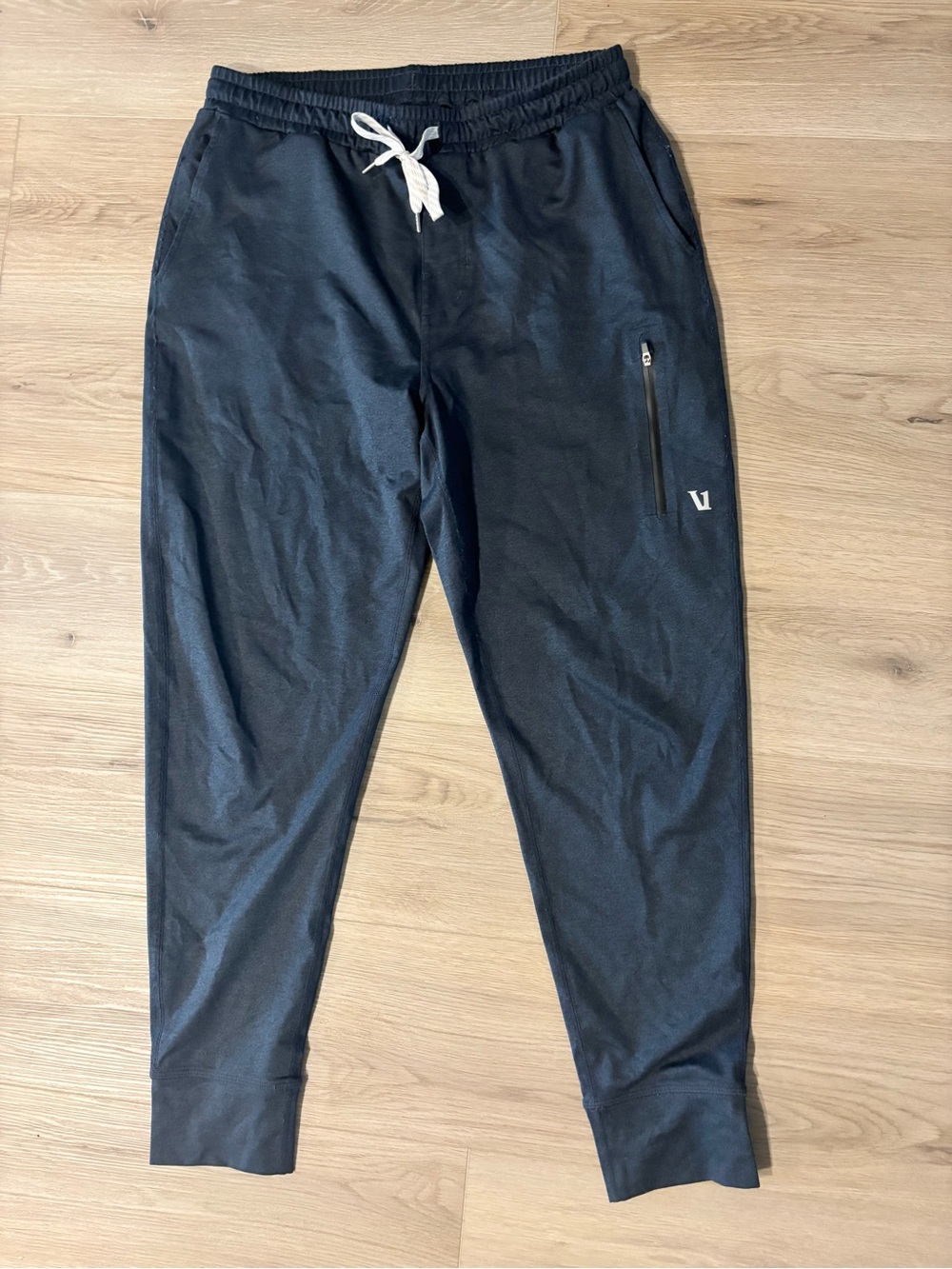 Vuori Men’s Sunday Performance Jogger Sweatpants Black Drawstring MSRP $110